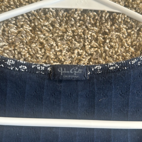 Brandy Melville Blue Floral Top - Picture 2 of 2